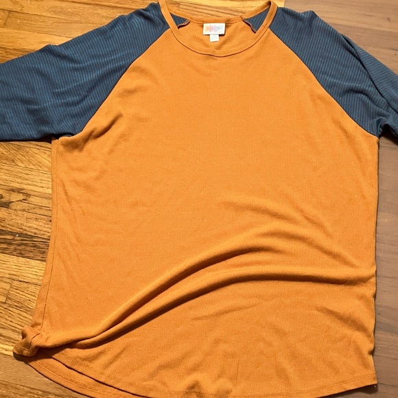 LuLaRoe 3/4 Sleeve Randy Raglan Top 2x. Orange and Blue Tee - Picture 1 of 4